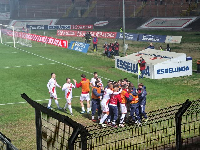 Calcio Serie C Mantova Spettacolare Manda In Delirio I 7mila Del