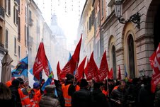 Mantova CrisiBurgo3_corteo